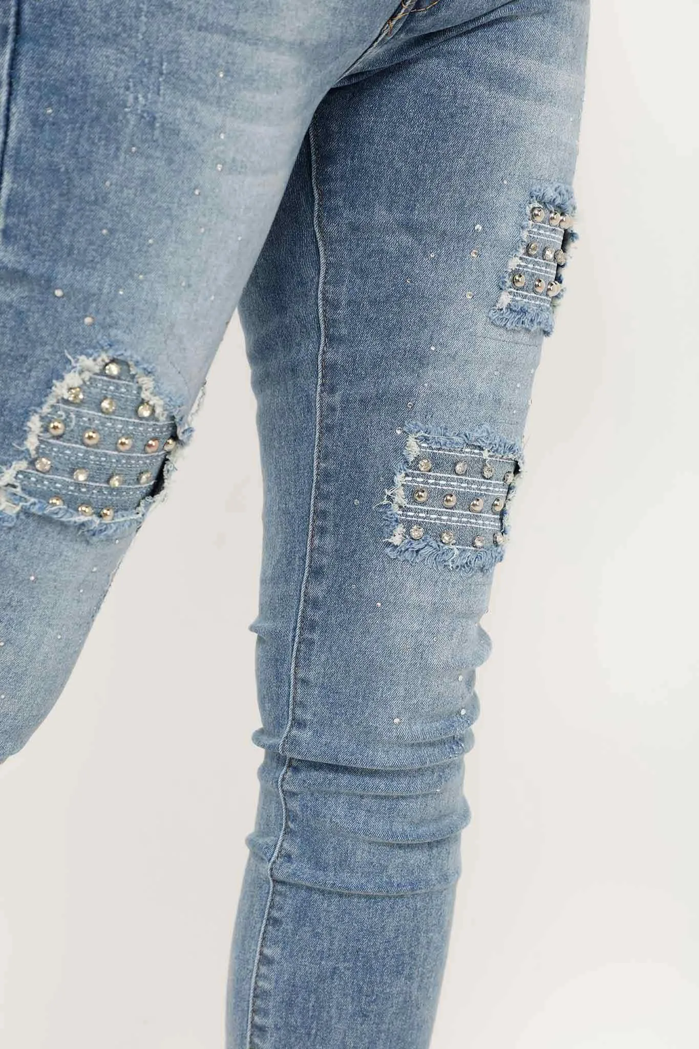 RIPPED JEANS WITH STONES JG1001